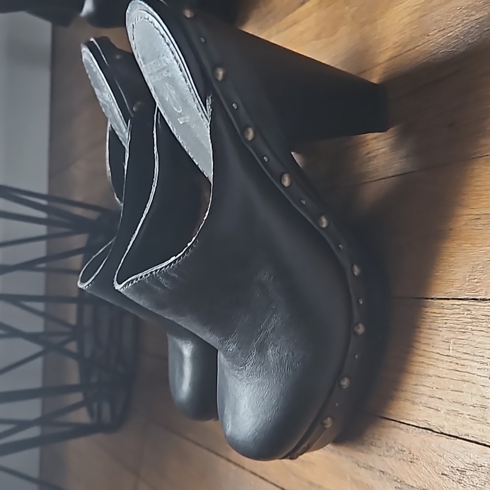 Clogs